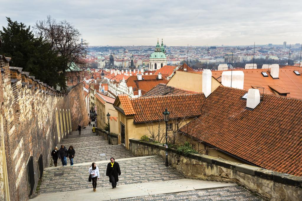 Apartments U Krale Brabantskeho Praha Bagian luar foto