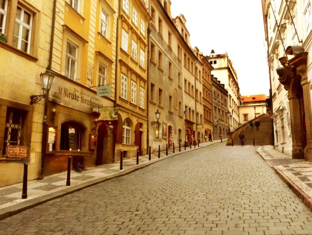 Apartments U Krale Brabantskeho Praha Bagian luar foto